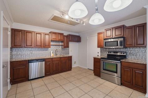 7025 Tourant San Antonio TX 78240