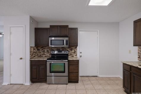 7025 Tourant San Antonio TX 78240