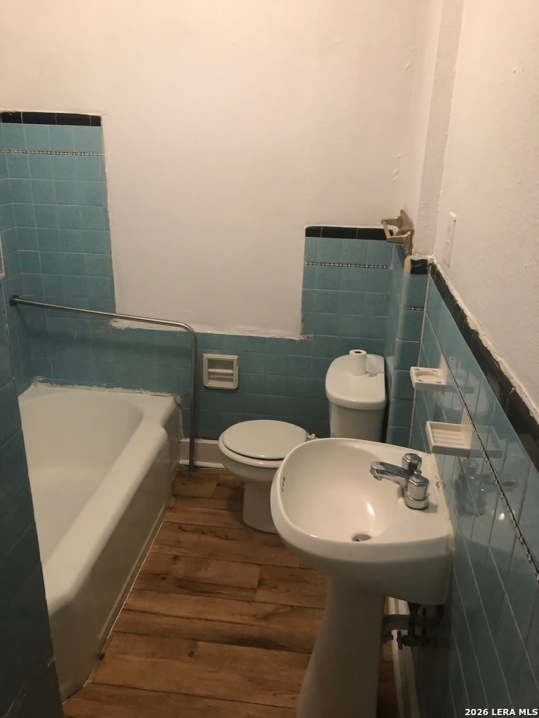 809 Kayton San Antonio TX 78210