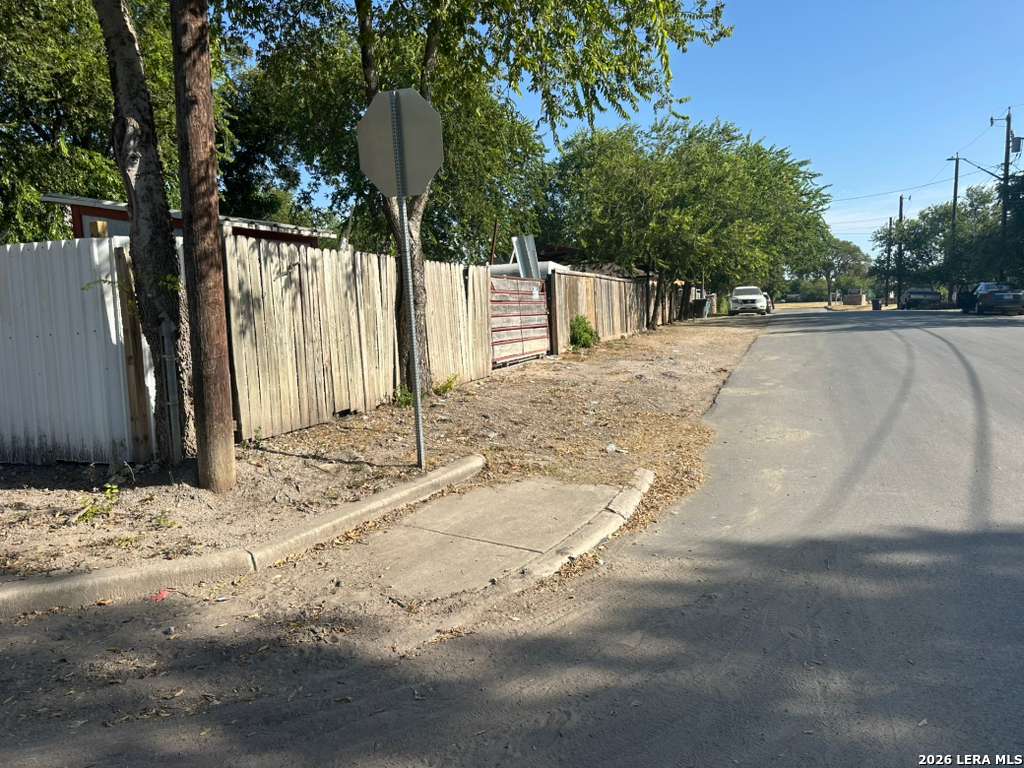 518 SW 18th Street San Antonio TX 78207