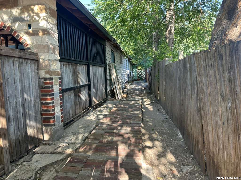 518 SW 18th Street San Antonio TX 78207
