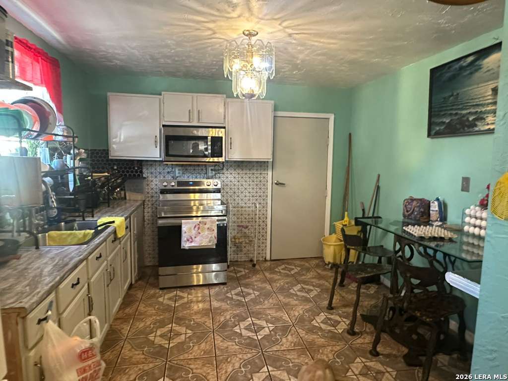 518 SW 18th Street San Antonio TX 78207
