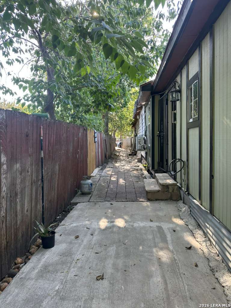 518 SW 18th Street San Antonio TX 78207