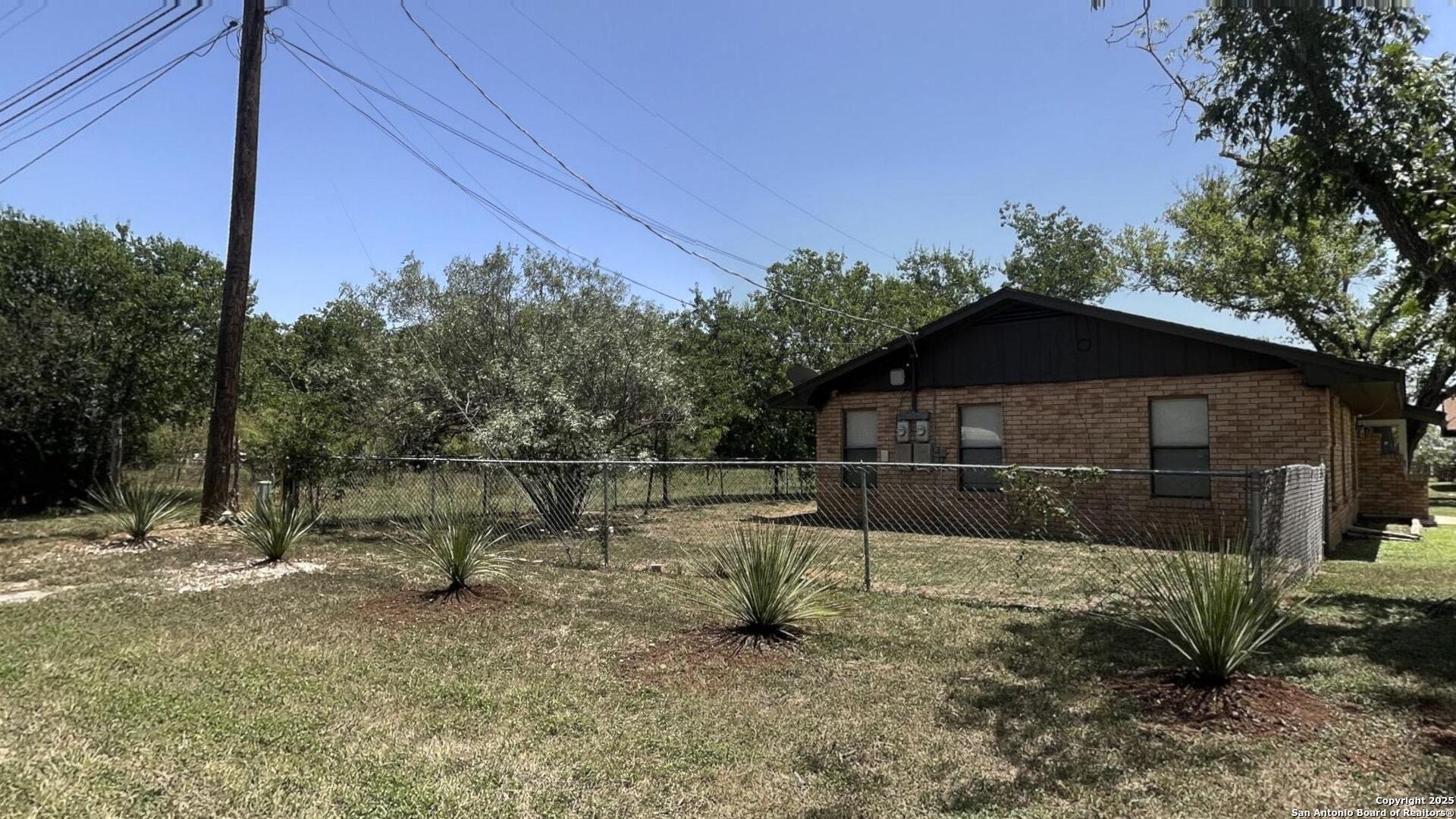17 Fm 473 Comfort TX 78013