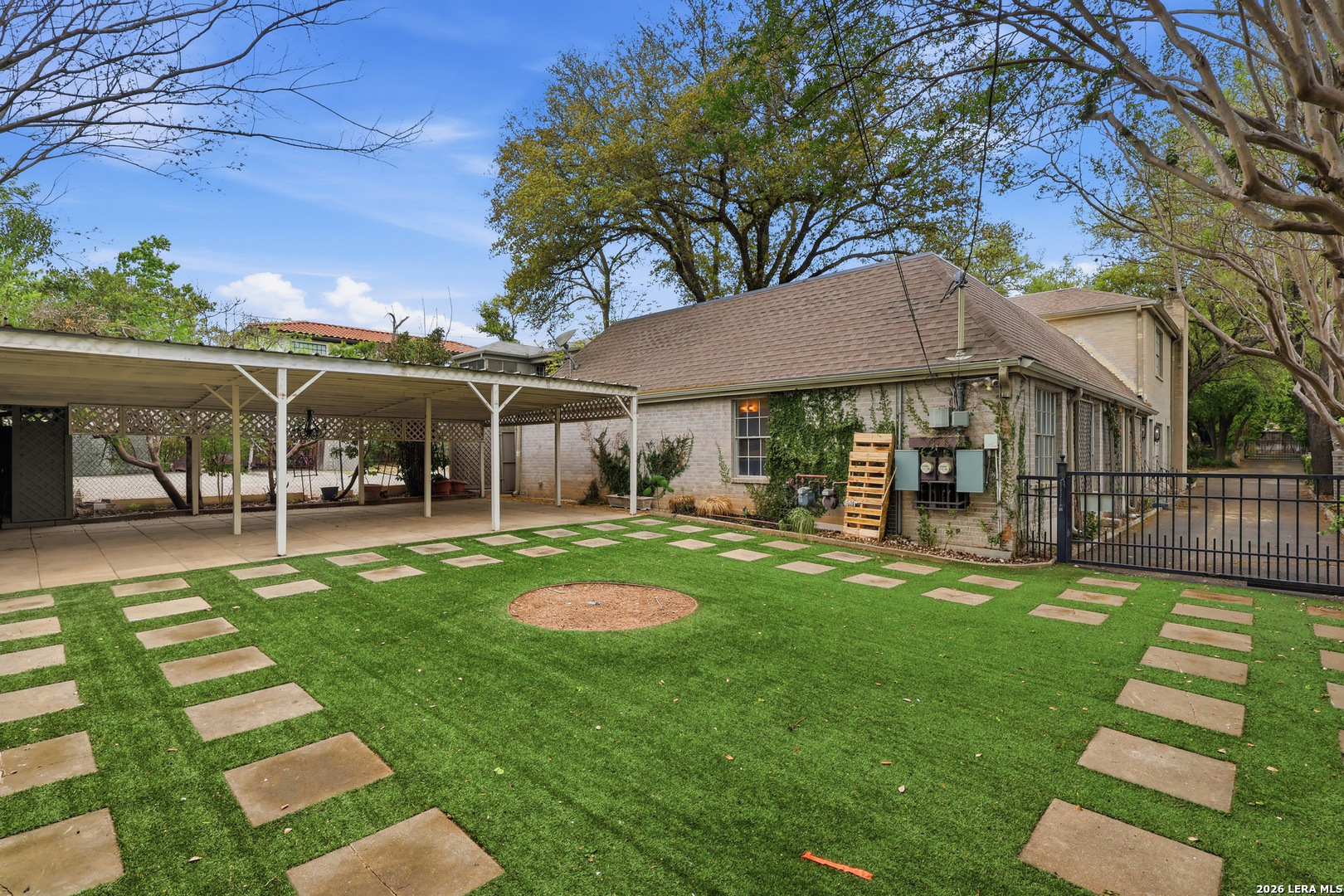 484 E Olmos Drive Olmos Park TX 78212