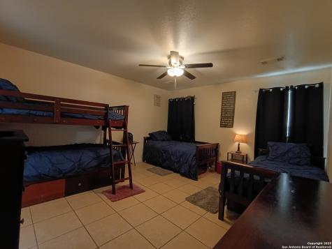 1401 Dezarae 14 San Antonio TX 78253