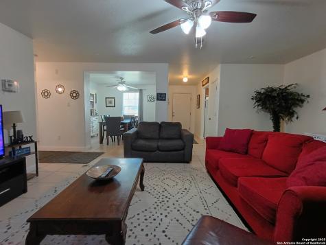 1401 Dezarae 14 San Antonio TX 78253