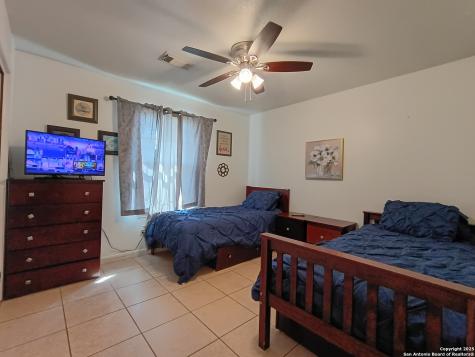 1401 Dezarae 14 San Antonio TX 78253