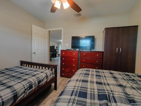 1401 Dezarae 14 San Antonio TX 78253