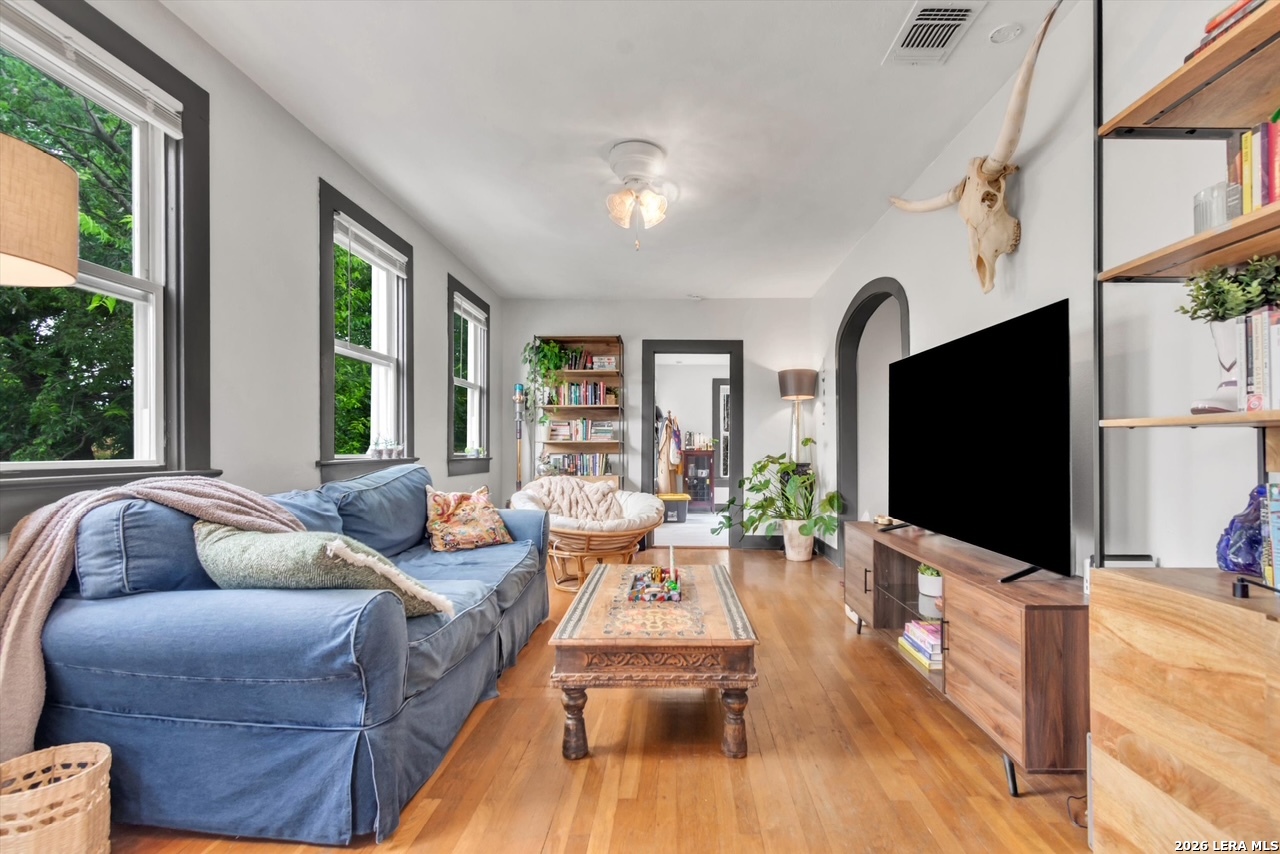 531 W Gramercy Place San Antonio TX 78212