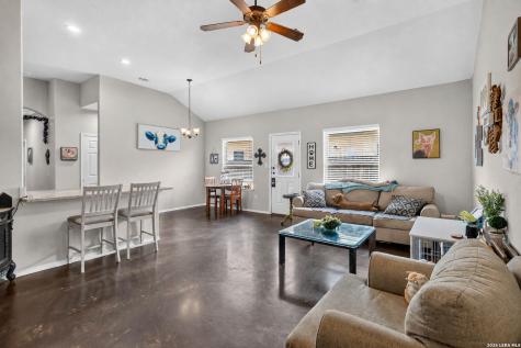 1125/1127 Stanley Way Seguin TX 78155