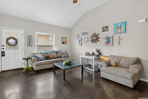 1125/1127 Stanley Way Seguin TX 78155