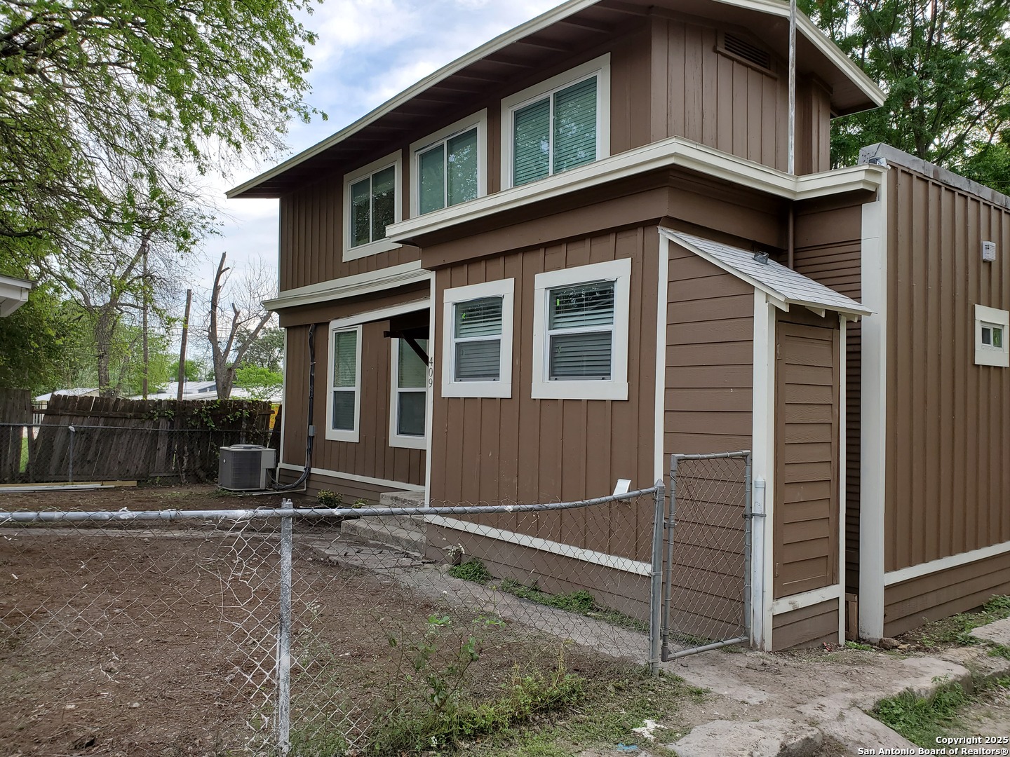 707 W Craig San Antonio TX 78212