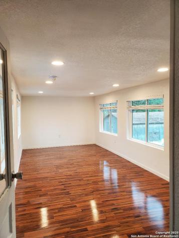707 W Craig San Antonio TX 78212