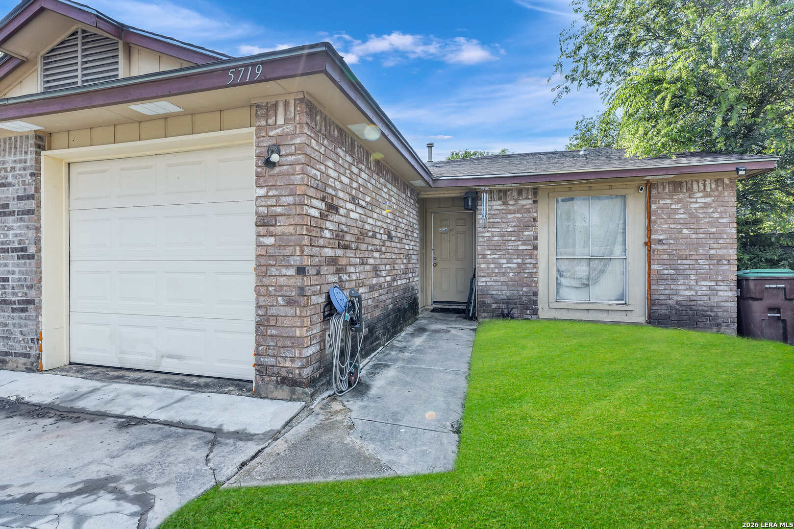 5719 Lochmoor San Antonio TX 78244