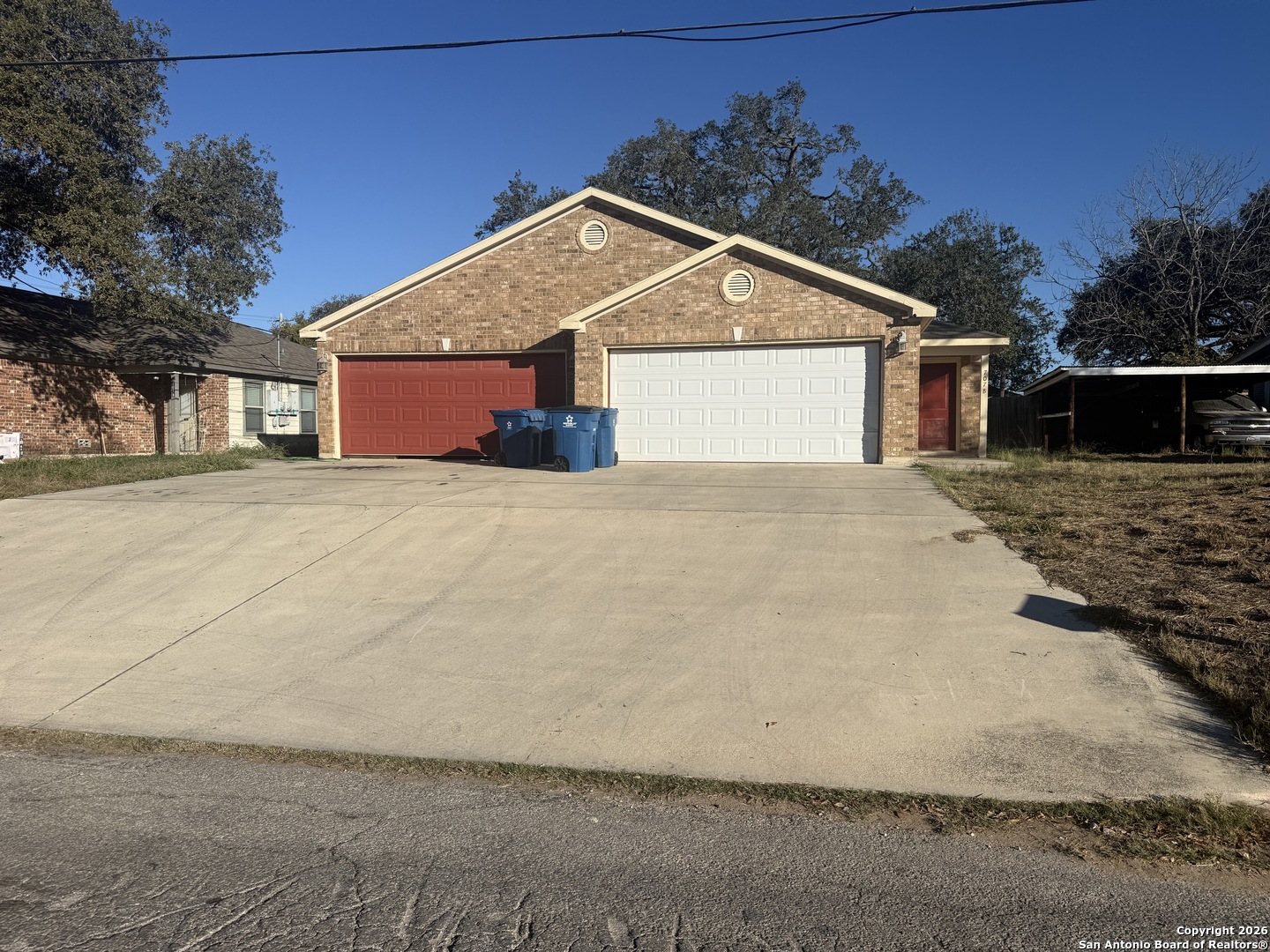 707 Dallas Pleasanton TX 78064