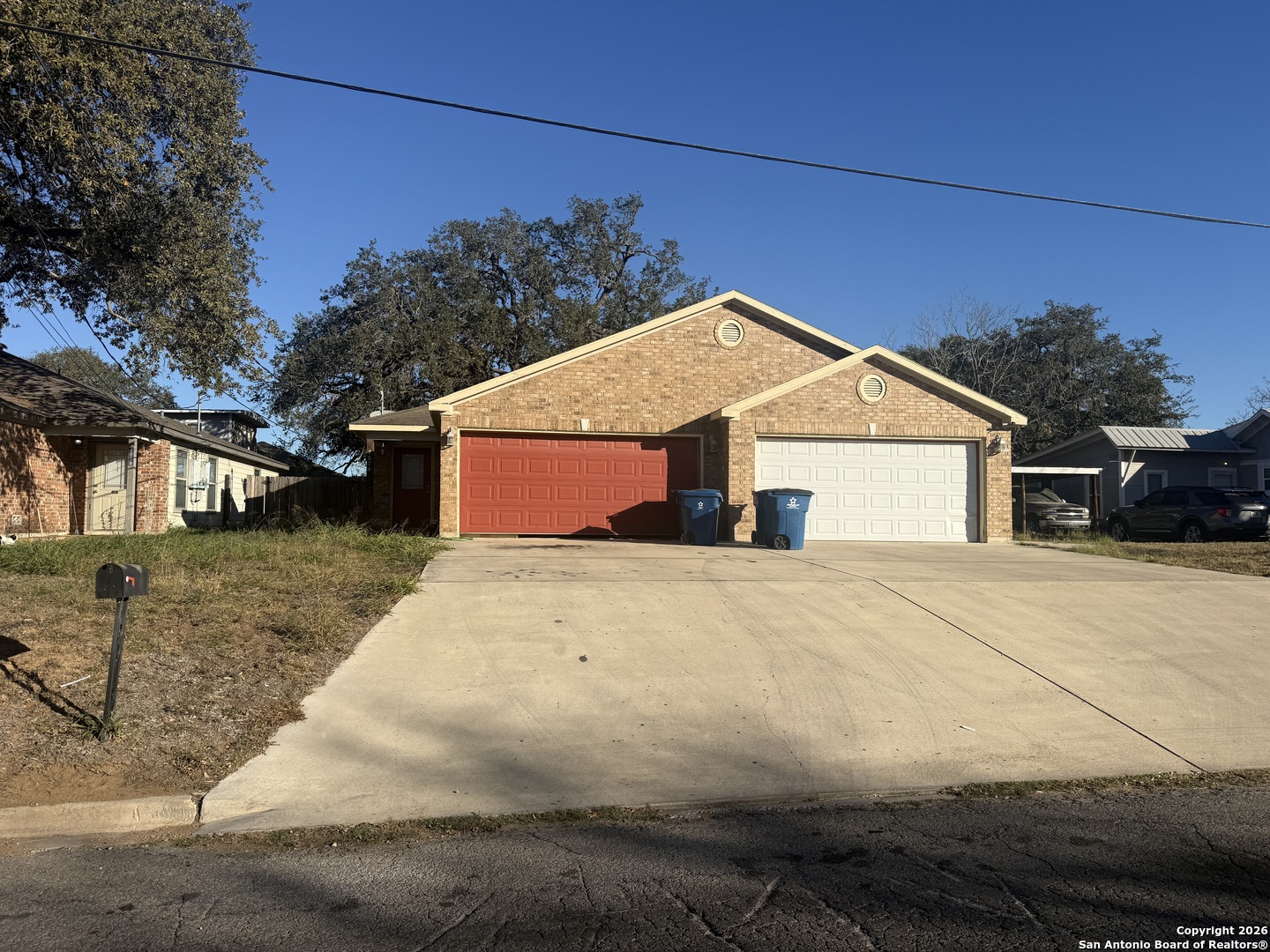 707 Dallas Pleasanton TX 78064