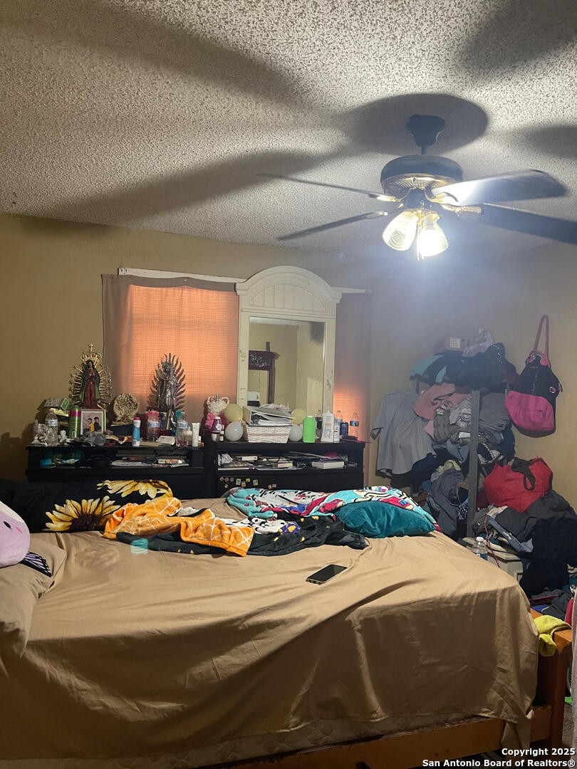 946 W Lynwood San Antonio TX 78201
