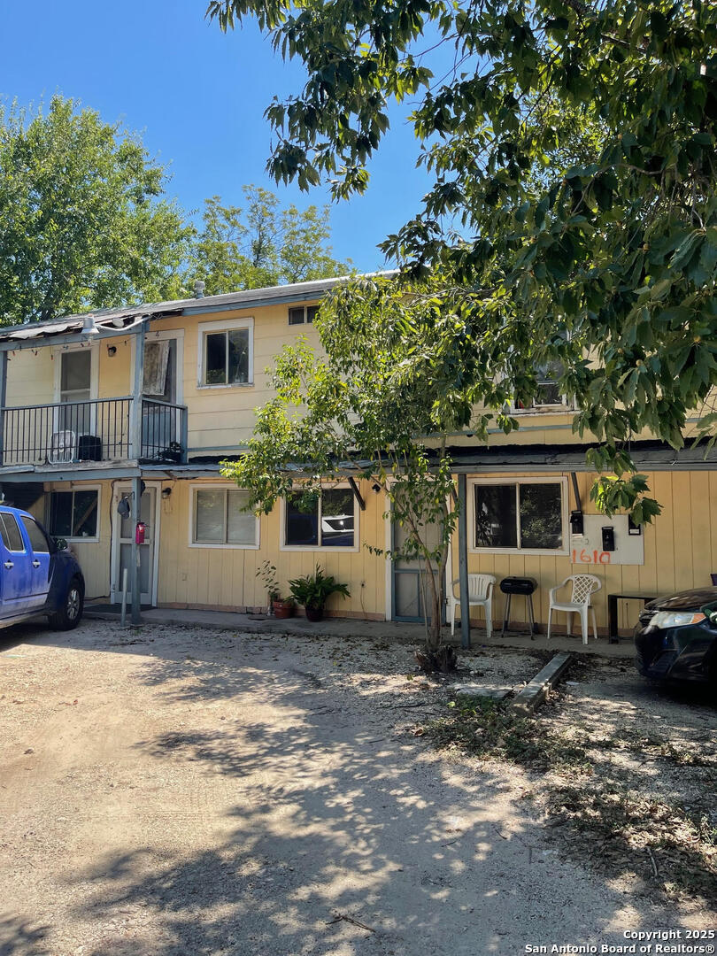 946 W Lynwood San Antonio TX 78201