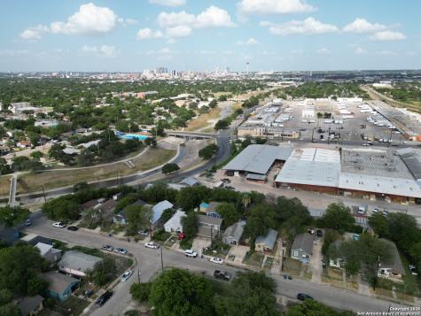1522 S Elmendorf San Antonio TX 78207