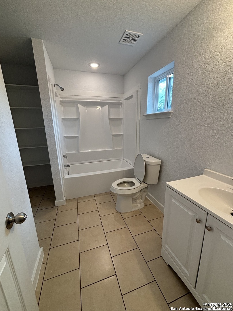 1522 S Elmendorf San Antonio TX 78207