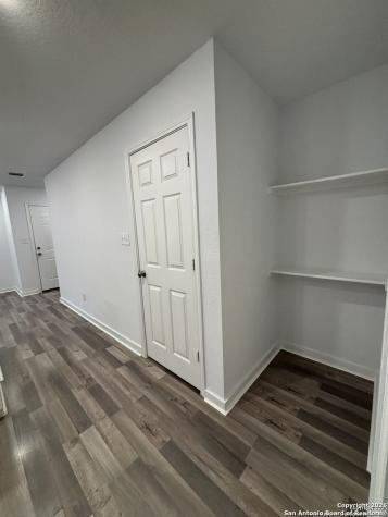 1522 S Elmendorf San Antonio TX 78207