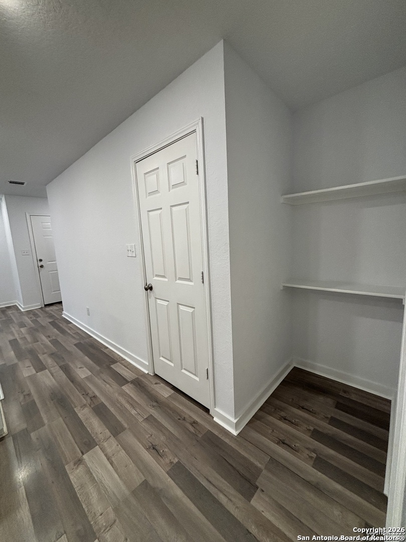 1522 S Elmendorf San Antonio TX 78207