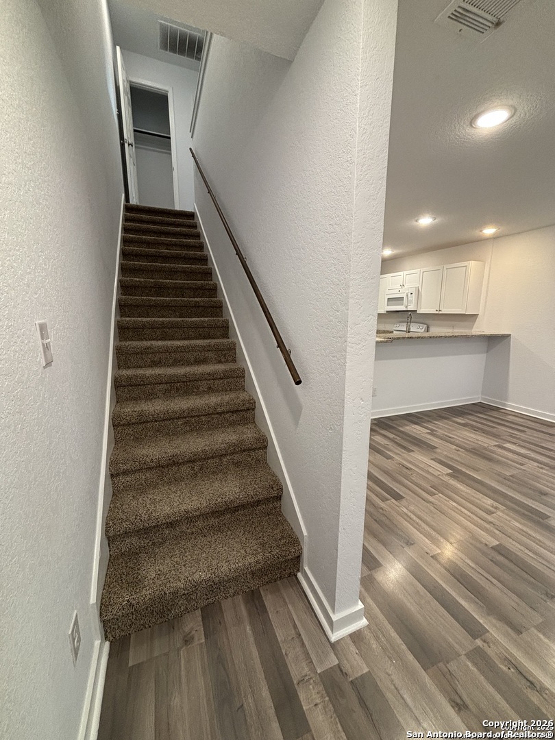 1522 S Elmendorf San Antonio TX 78207