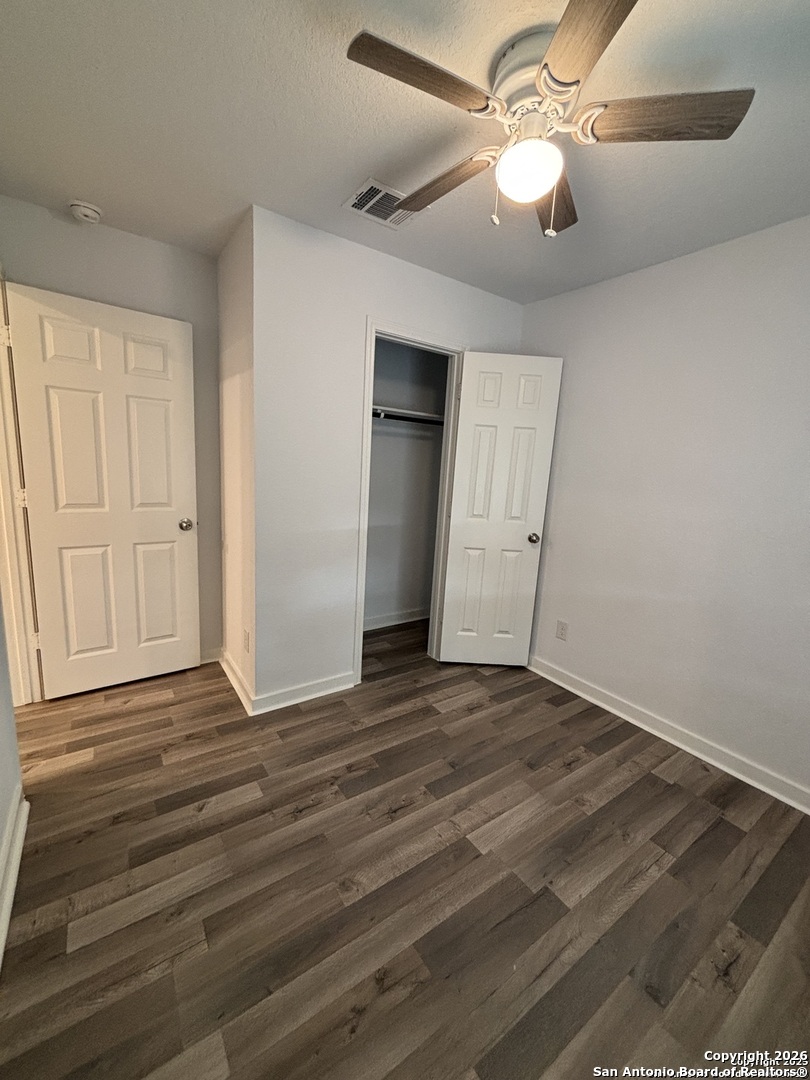 1522 S Elmendorf San Antonio TX 78207