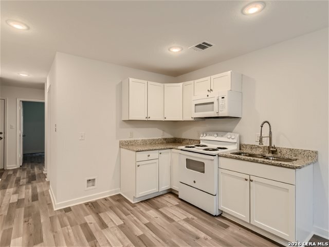 1522 S Elmendorf San Antonio TX 78207
