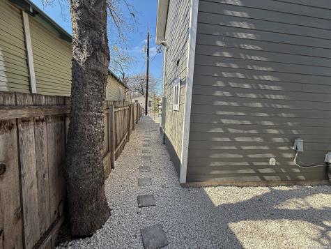 1522 S Elmendorf San Antonio TX 78207