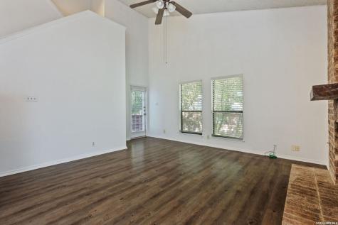 6406 Brook Cove San Antonio TX 78240