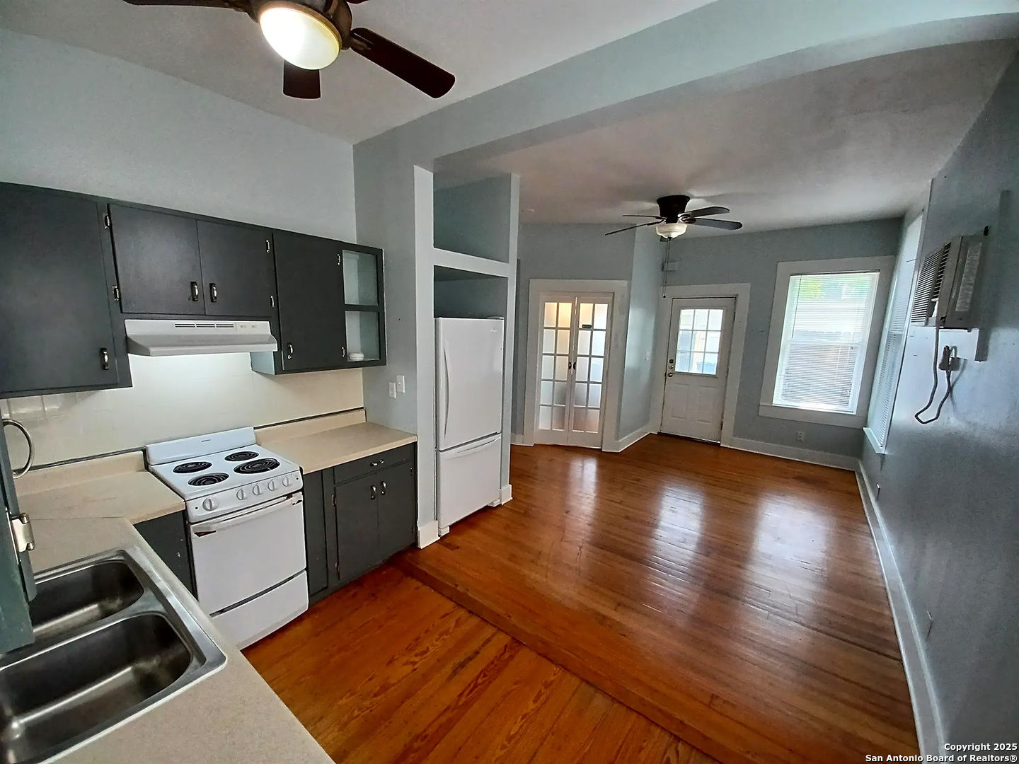 124 W Mistletoe Avenue San Antonio TX 78212