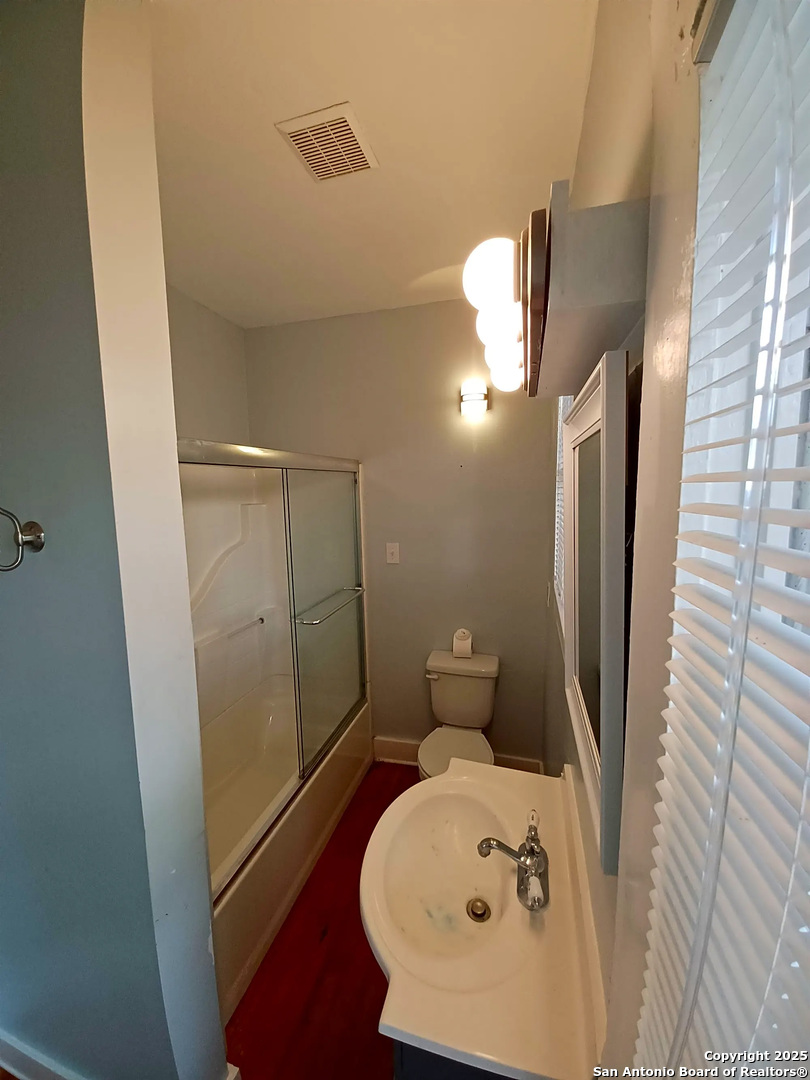 124 W Mistletoe Avenue San Antonio TX 78212