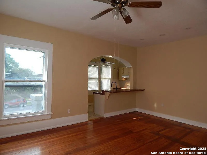 124 W Mistletoe Avenue San Antonio TX 78212