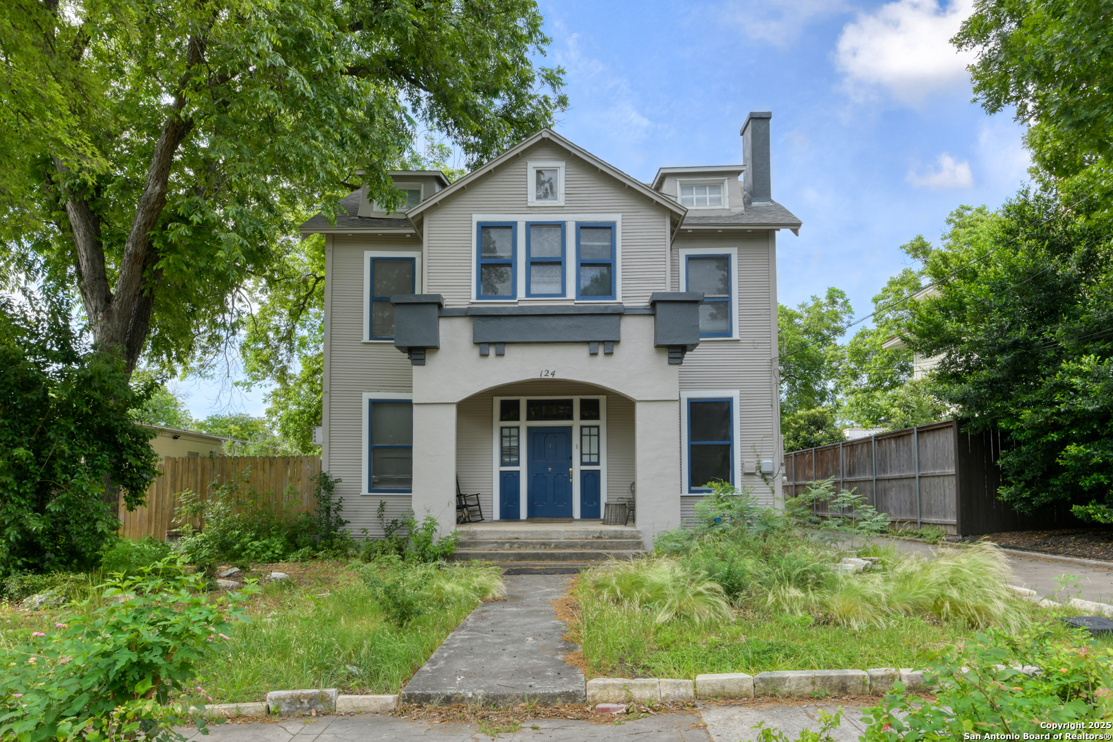 124 W Mistletoe Avenue San Antonio TX 78212