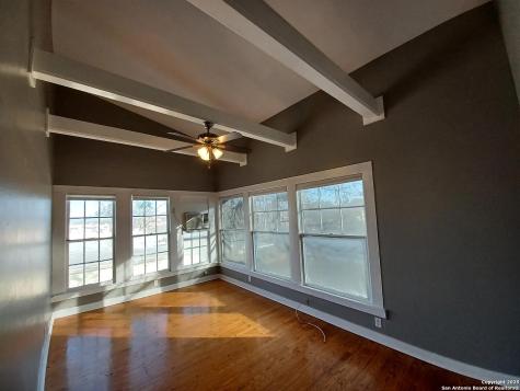 124 W Mistletoe Avenue San Antonio TX 78212
