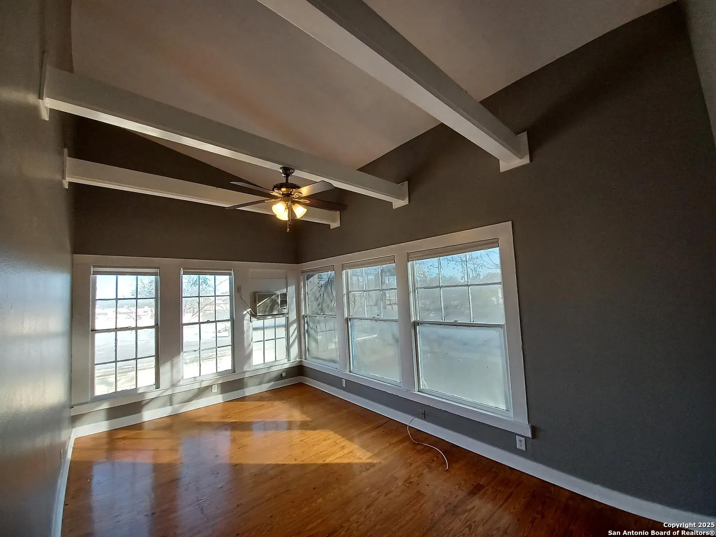 124 W Mistletoe Avenue San Antonio TX 78212