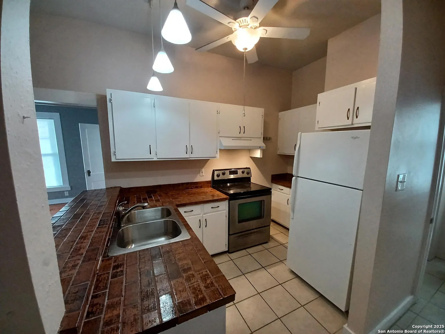 124 W Mistletoe Avenue San Antonio TX 78212