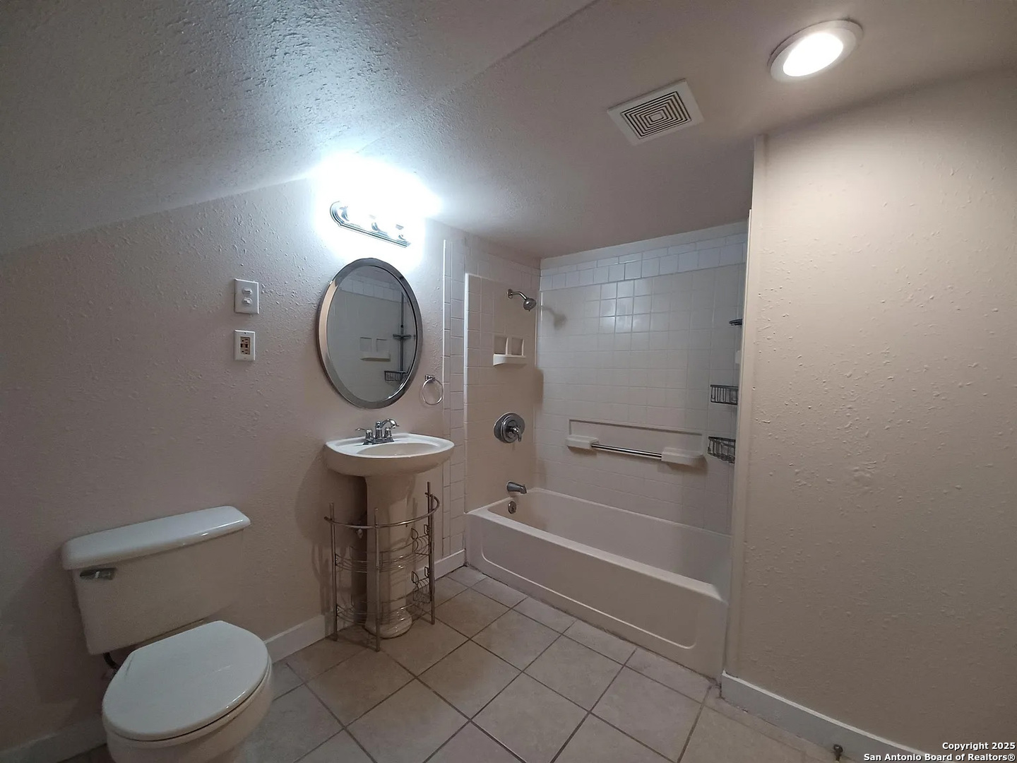 124 W Mistletoe Avenue San Antonio TX 78212