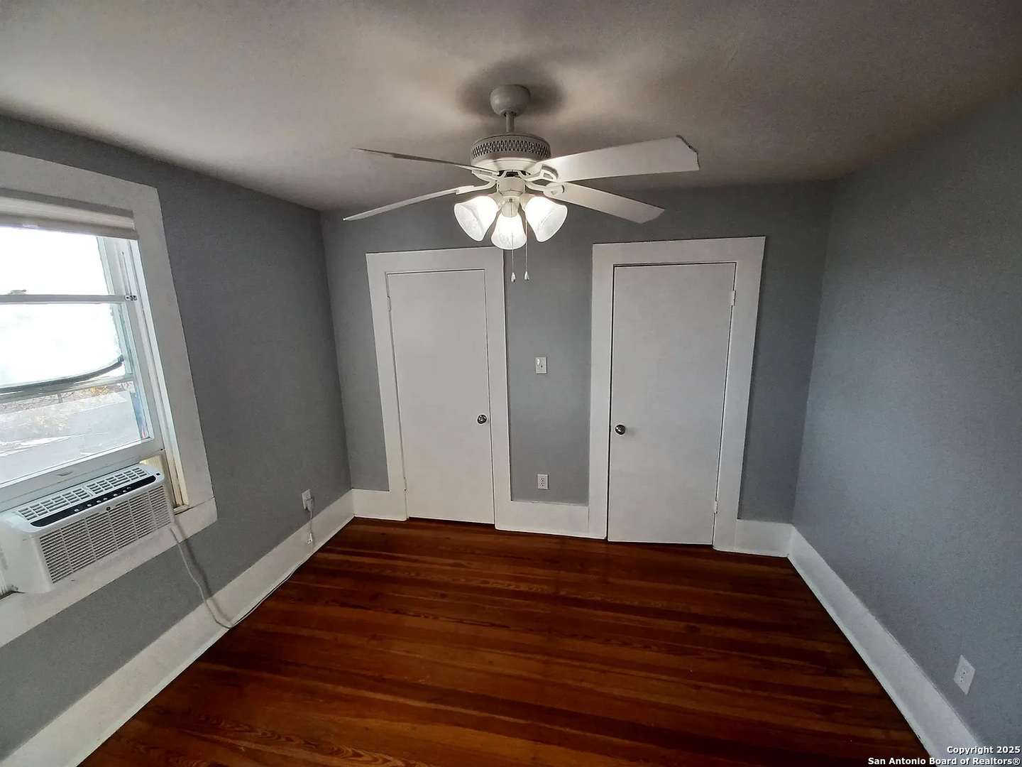 124 W Mistletoe Avenue San Antonio TX 78212