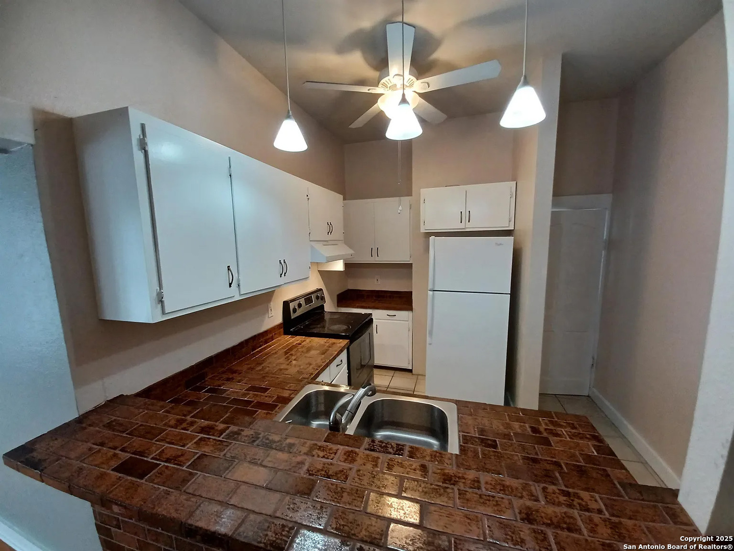124 W Mistletoe Avenue San Antonio TX 78212