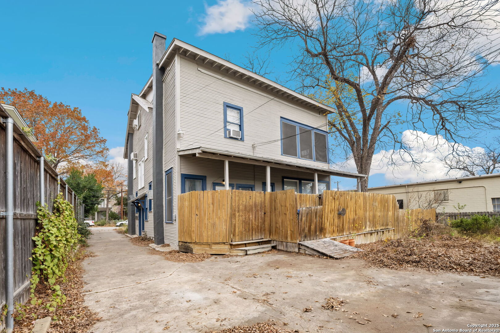 124 W Mistletoe Avenue San Antonio TX 78212