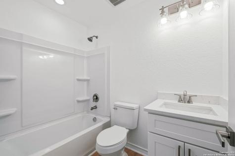 1510 S Essex Street 101, 102 San Antonio TX 78210