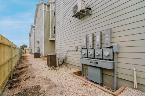 1510 S Essex Street 101, 102 San Antonio TX 78210
