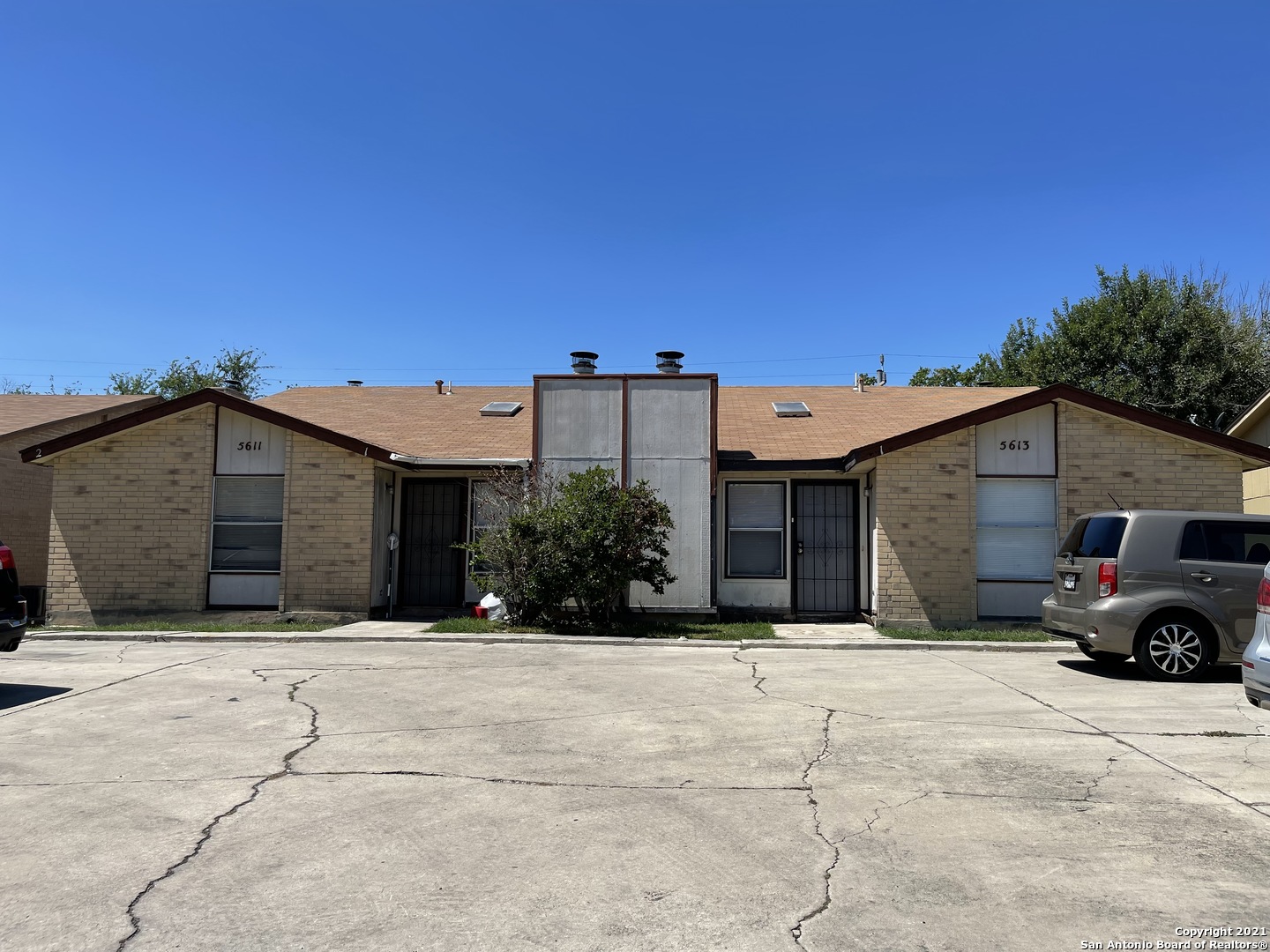 5611 Lochmoor San Antonio TX 78244