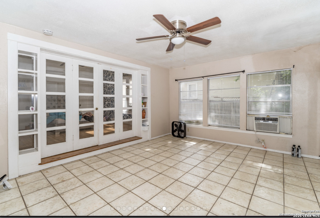 538 W Elsmere San Antonio TX 78212