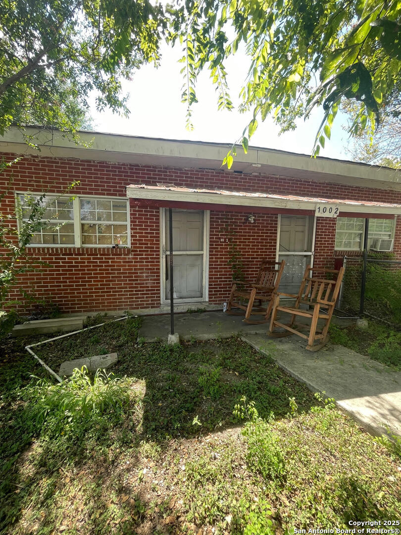 1002 W Lynwood Avenue San Antonio TX 78201