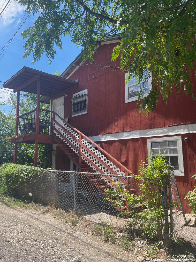 1002 W Lynwood Avenue San Antonio TX 78201