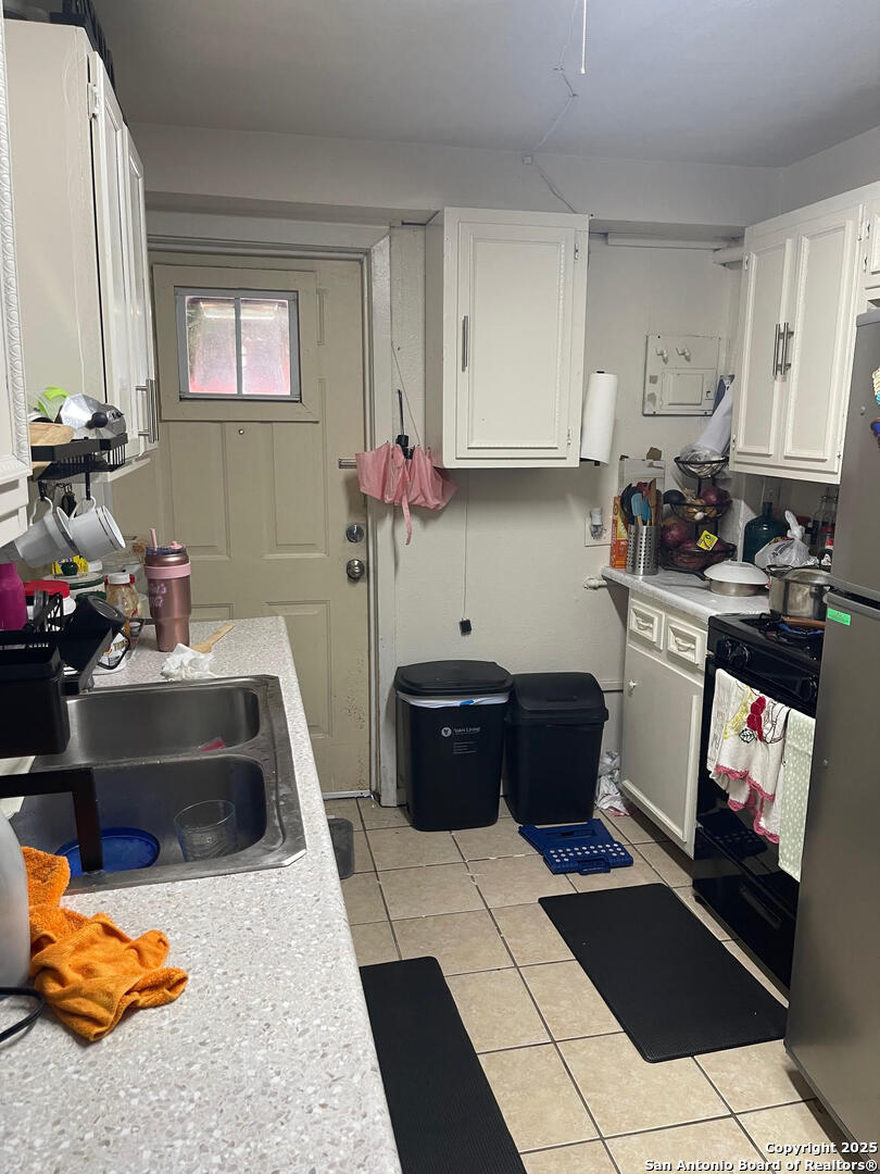 1002 W Lynwood Avenue San Antonio TX 78201